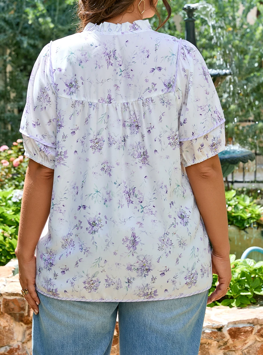 Floral Trimmed Detail Split Neck Plus Size Top